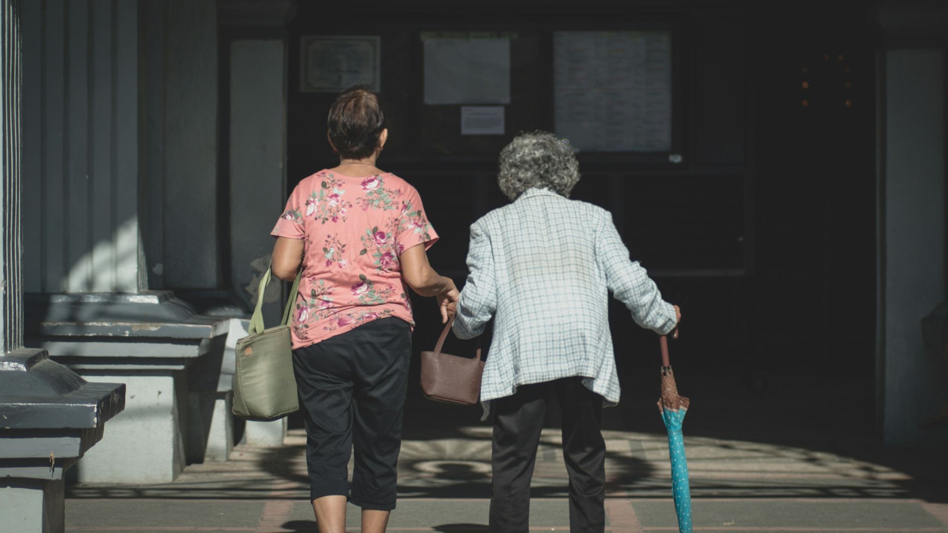 Cuidado de personas mayores en Langreo